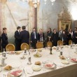 Pizza a Palazzo Chigi: Renzi subito in camicia, Blair si tiene la giacca 03