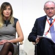 Maria Elena Boschi da Unicredit (foto): tubino e tacchi a spillo per i 15 anni della banca (Ansa)