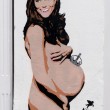 Kate Middleton nuda col pancione, ma è solo un graffito a Londra FOTO