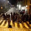 Milano, un giorno di scontri: sgomberi, pietre, lacrimogeni fino a sera FOTO-VIDEO6