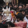 Ashura, il rito degli sciiti musulmani: uomini frustati e tagliati con catene e coltelli05