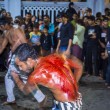 Ashura, il rito degli sciiti musulmani: uomini frustati e tagliati con catene e coltelli14