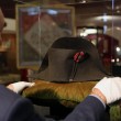 Parigi, cappello Napoleone venduto all'asta per 1,8 milioni di euro08