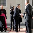 Matteo Renzi dal Papa con moglie e figli, sorrisi e strette di mano 02