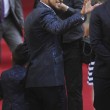 Arturo Vidal sposa Maria Teresa con l'abito blu luccicante FOTO03