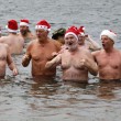 Berlino, tuffo di Natale nelle acque gelide del Lago Oranke 03