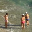 Capri, bagni al mare e tintarella in spiaggia a due giorni da Natale06