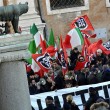 Casapound protesta contro Ignazio Marino sotto il Campidoglio FOTO (LaPresse)