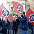 Casapound protesta contro Ignazio Marino sotto il Campidoglio FOTO (LaPresse)
