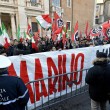 Casapound protesta contro Ignazio Marino sotto il Campidoglio FOTO (LaPresse)