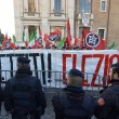 Casapound protesta contro Ignazio Marino sotto il Campidoglio FOTO (LaPresse)