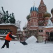 Mosca, tempesta di neve: voli cancellati e traffico in tilt 13