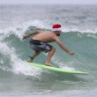 Natale a Bondi Beach, Sydney FOTO: surf in bikini... col cappello di Santa Claus