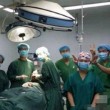Cina, selfie in sala operatoria accanto al paziente: medici sanzionati03