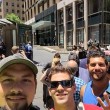 Sydney, selfie della vergogna: turisti davanti cioccolateria con 30 ostaggi dentro 05