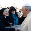 Suor Cristina Scuccia regala a papa Francesco il proprio cd FOTO 5