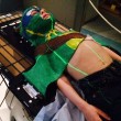 Harley Renshaw lotta contro il cancro con la sua maschera da Ninja Turtle01