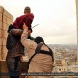 Isis, FOTO esecuzioni online: lapidati, crocifissi, lanciati. Un monito?2