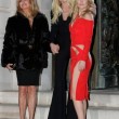 Kate Hudson, sexy abito tutto tagliato alla sfilata di Versace05