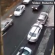 VIDEO YouTube: suv pattina sulla strada ghiacciata evitando le auto parcheggiate2