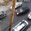 VIDEO YouTube: suv pattina sulla strada ghiacciata evitando le auto parcheggiate3