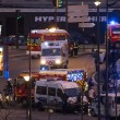 Parigi, blitz doppio alla tipografia e al supermarket20