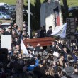 Pino Daniele, funerali Roma: lungo applauso accoglie feretro in chiesa 09