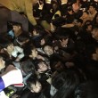 Capodanno Shangai, lancio di dollari falsi e calca. 35 morti. 2