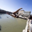 Capodanno: Mister Ok sfida si tuffa nel Tevere a Roma 10