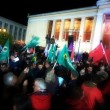 Tsipras stravince in Grecia: festa in piazza sulle note di Bella Ciao06