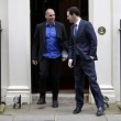 Yanis Varoufakis, il tour europeo senza cravatta del ministro delle Finanze greco3