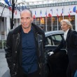 Yanis Varoufakis, il tour europeo senza cravatta del ministro delle Finanze greco04