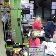 Bari, sorvegliato speciale rapina supermercato con pistola e casco02
