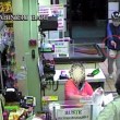 Bari, sorvegliato speciale rapina supermercato con pistola e casco05