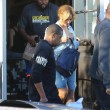 Beyonce passeggia senza reggiseno a West Hollywood04