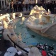Ultras Feyenoord, Barcaccia di piazza di Spagna devastata a Roma FOTO3