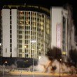 Las Vegas, la spettacolare demolizione dell'Hotel Clarion11