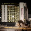 Las Vegas, la spettacolare demolizione dell'Hotel Clarion19