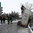 Maltempo Basilicata: autocisterna sbanda per neve a Potenza08