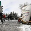 Maltempo Basilicata: autocisterna sbanda per neve a Potenza07