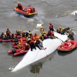 VIDEO YouTube Taiwan, aereo TransAsia cade nel fiume dopo decollo 6