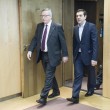 Tsipras preso per mano da Junker: accoglienza calorosa a Bruxelles04