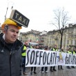 Uber: mille taxi in corteo a Torino, nasi rossi e fumogeni3
