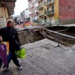 VIDEO YouTube Napoli, voragine a Pianura: sgomberate 380 famiglie9