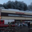 Russia, incendio in centro commerciale a Kazan: 4 morti, 15 dispersi tra macerie 6