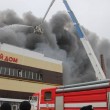 Russia, incendio in centro commerciale a Kazan: 4 morti, 15 dispersi tra macerie 4