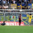 Saluto fascista allo stadio non è reato: 4 ultras Verona assolti a Livorno