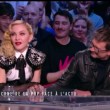 VIDEO YouTube: Madonna si masturba in tv, vignettista Charlie Hebdo tira fuori pene06