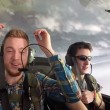 VIDEO YouTube: manovre acrobatiche con aereo, pilota spaventa amici a bordo 6