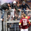 Roma-Fiorentina, FOTO: Totti parla con gli ultrà, striscione pro-Garcia, contestazione
